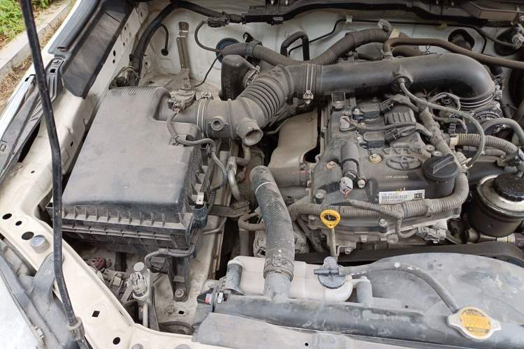 Used Toyota Fortuner 2016 2.7L Middle East Version Engine Bay Right