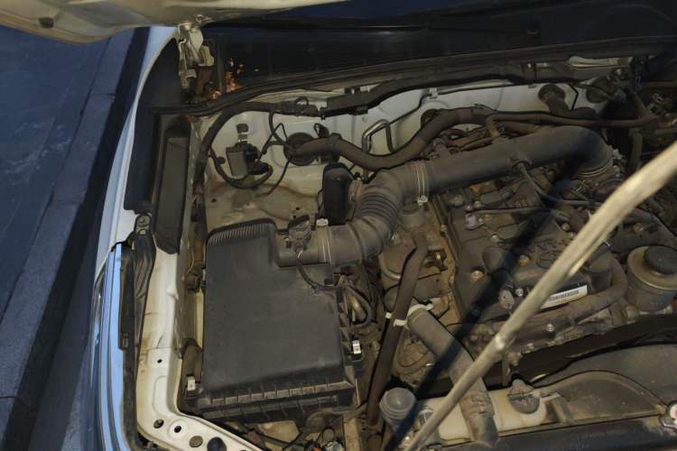 Used Toyota Fortuner 2016 2.7L Middle East Version Engine Bay Right