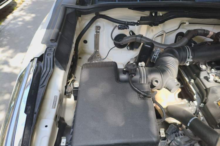 Used Toyota Fortuner 2016 2.7L Middle East Version Engine Bay Right