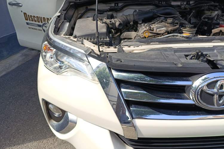 Used Toyota Fortuner 2016 2.7L Middle East Version Engine Bay Right