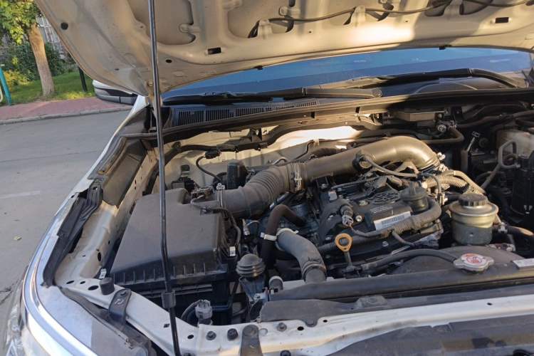 Used Toyota Fortuner 2016 2.7L Middle East Version Engine Bay Right