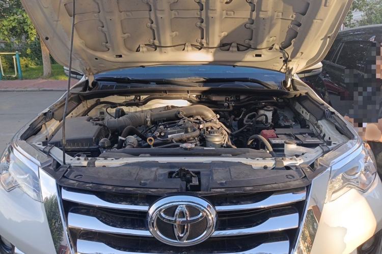 Used Toyota Fortuner 2016 2.7L Middle East Version Engine Bay