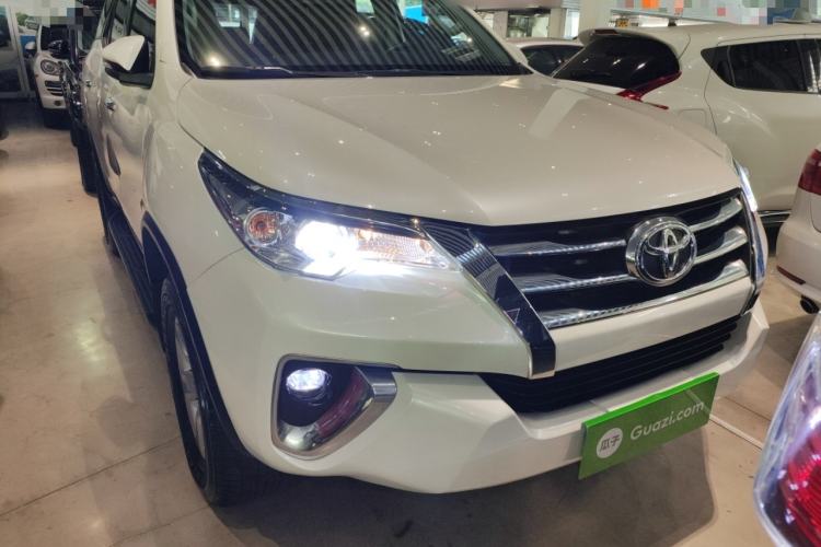Used Toyota Fortuner 2016 2.7L Middle East Version Exterior 1