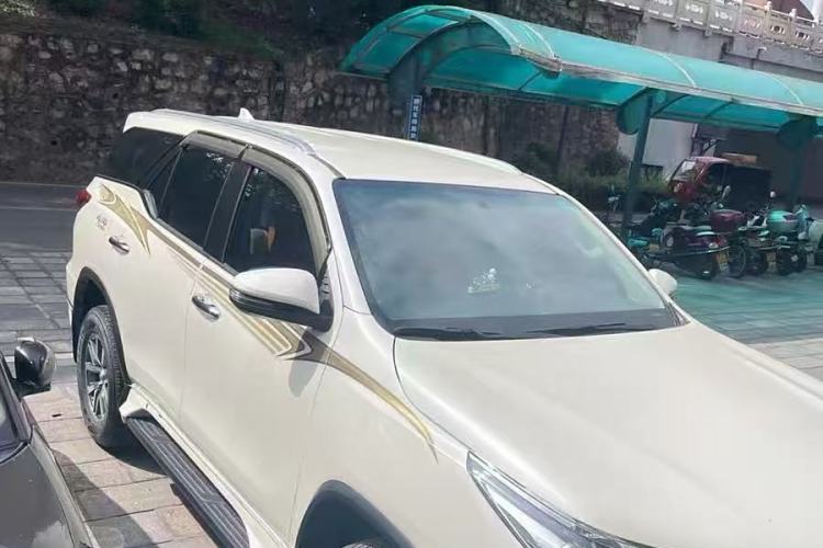 Used Toyota Fortuner 2016 2.7L Middle East Version Exterior 1