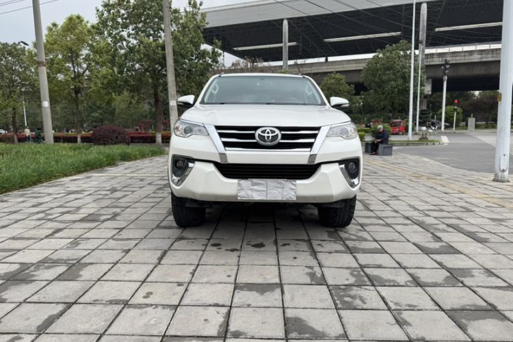Used Toyota Fortuner 2016 2.7L Middle East Version Exterior 1