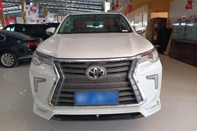 Used Toyota Fortuner 2016 2.7L Middle East Version Exterior 1