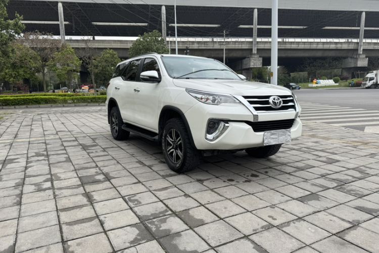 Used Toyota Fortuner 2016 2.7L Middle East Version Exterior 10