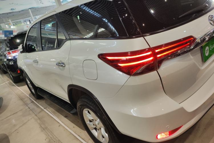 Used Toyota Fortuner 2016 2.7L Middle East Version Exterior 3