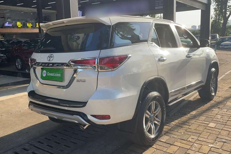 Used Toyota Fortuner 2016 2.7L Middle East Version Exterior 3