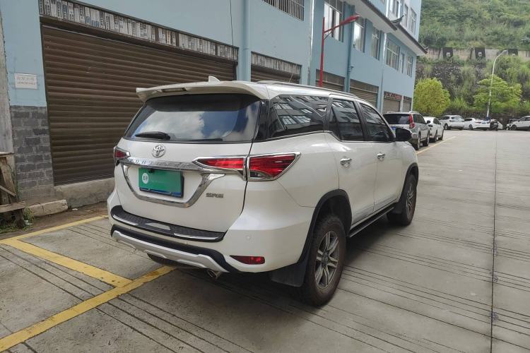 Used Toyota Fortuner 2016 2.7L Middle East Version Exterior 4