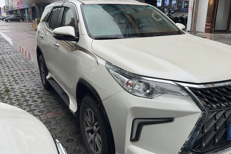 Used Toyota Fortuner 2016 2.7L Middle East Version Exterior 5