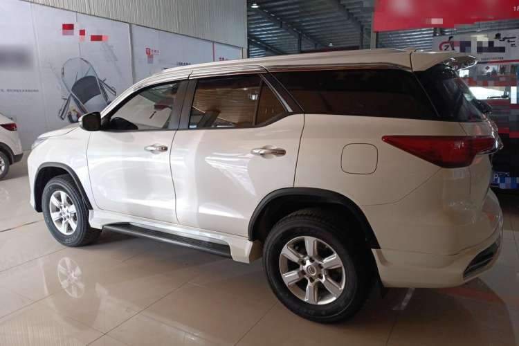 Used Toyota Fortuner 2016 2.7L Middle East Version Exterior 5
