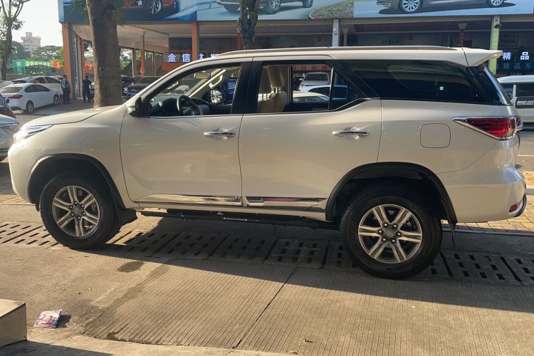 Used Toyota Fortuner 2016 2.7L Middle East Version Exterior 5