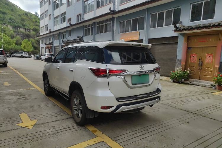 Used Toyota Fortuner 2016 2.7L Middle East Version Exterior 6