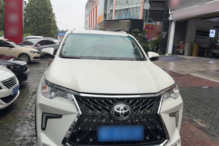 Used Toyota Fortuner 2016 2.7L Middle East Version Exterior 6