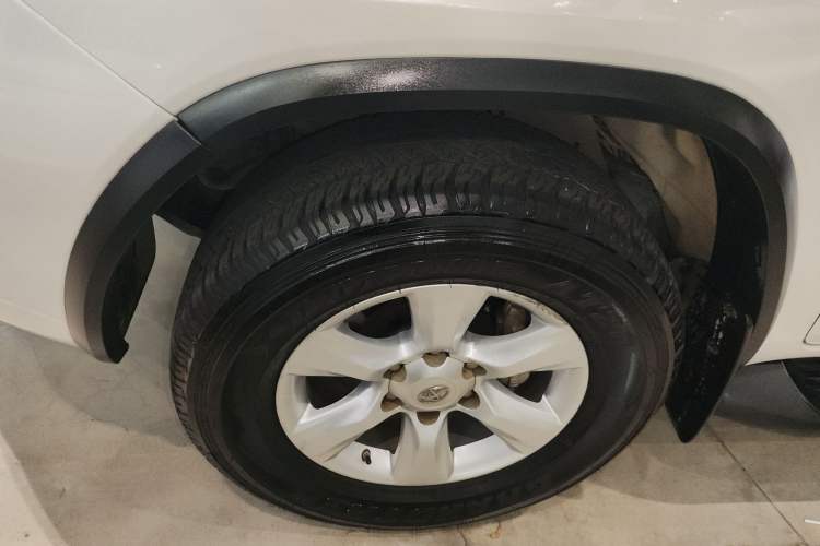 Used Toyota Fortuner 2016 2.7L Middle East Version Exterior 7