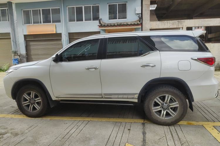 Used Toyota Fortuner 2016 2.7L Middle East Version Exterior 7