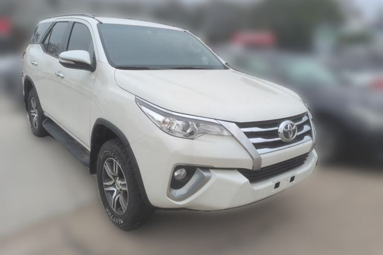 Used Toyota Fortuner 2016 2.7L Middle East Version Front Right 45 Deg