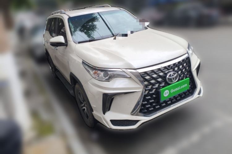 Used Toyota Fortuner 2016 2.7L Middle East Version Front Right 45 Deg