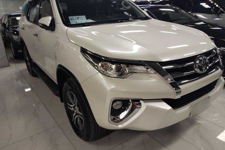 Used Toyota Fortuner 2016 2.7L Middle East Version Front Right 45 Deg