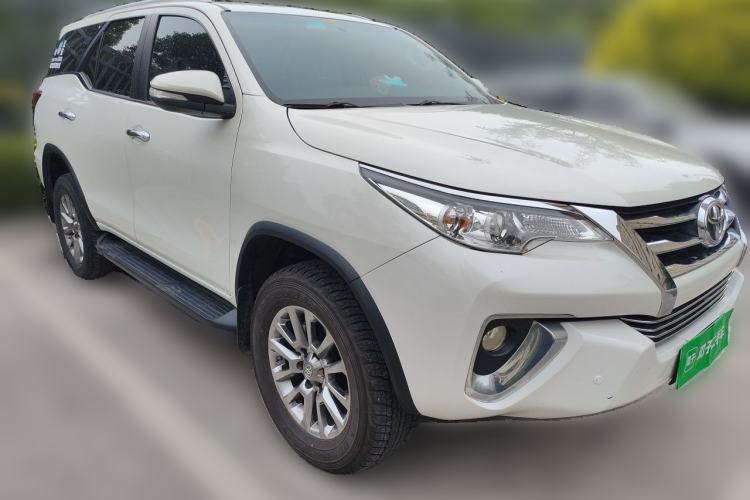 Used Toyota Fortuner 2016 2.7L Middle East Version Front Right 45 Deg