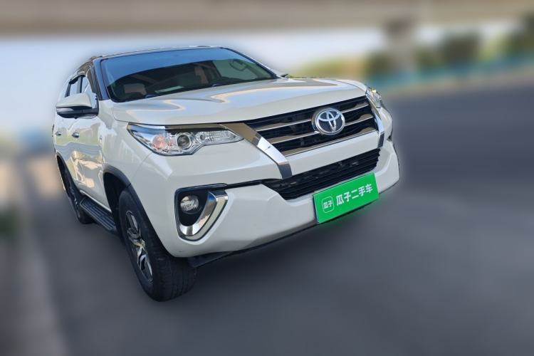 Used Toyota Fortuner 2016 2.7L Middle East Version Front Right 45 Deg