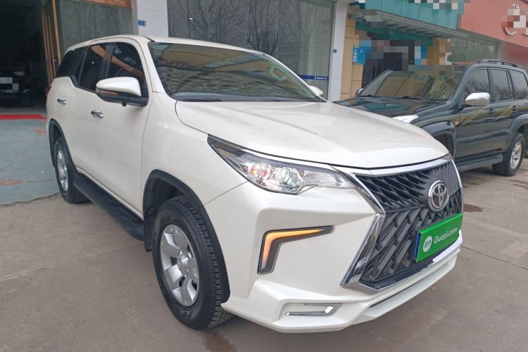 Used Toyota Fortuner 2016 2.7L Middle East Version Front Right 45 Deg