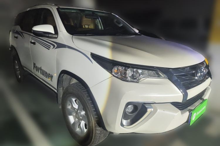 Used Toyota Fortuner 2016 2.7L Middle East Version Front Right 45 Deg