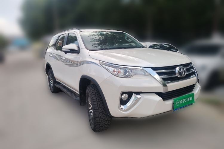 Used Toyota Fortuner 2016 2.7L Middle East Version Front Right 45 Deg