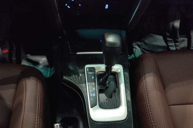 Used Toyota Fortuner 2016 2.7L Middle East Version Gear Lever
