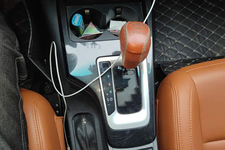 Used Toyota Fortuner 2016 2.7L Middle East Version Gear Lever