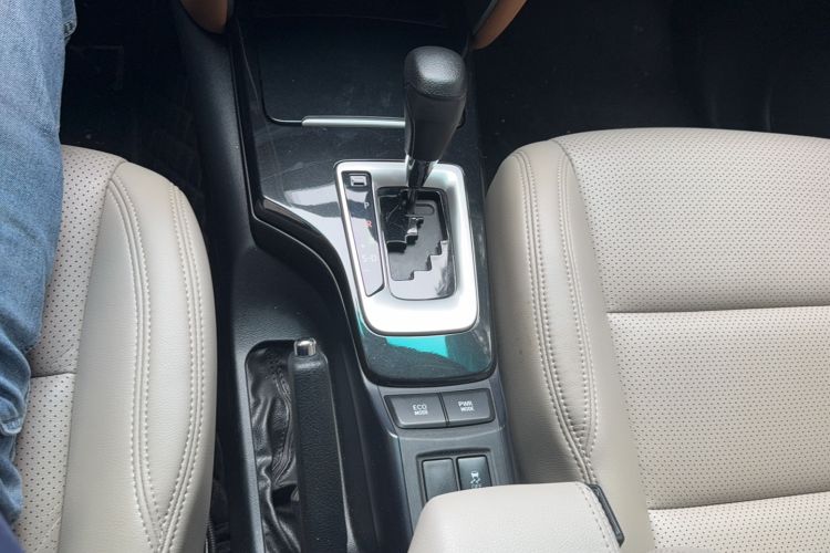 Used Toyota Fortuner 2016 2.7L Middle East Version Gear Lever