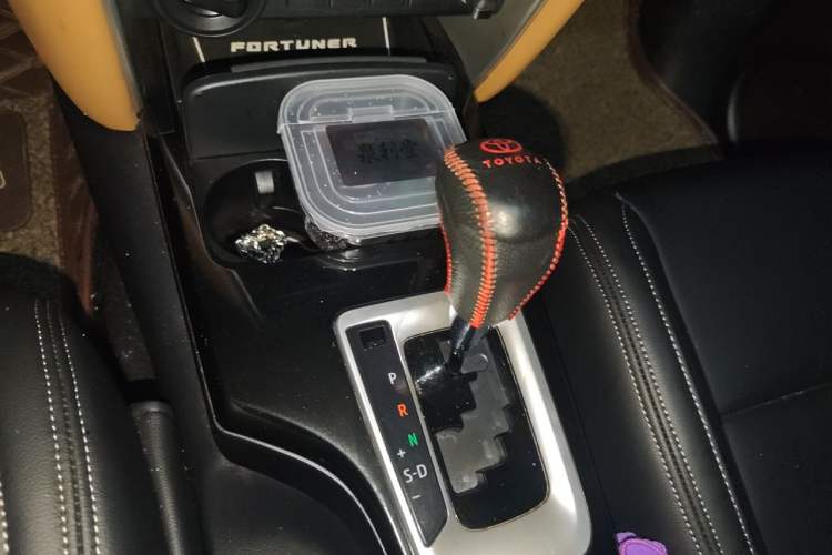 Used Toyota Fortuner 2016 2.7L Middle East Version Gear Lever