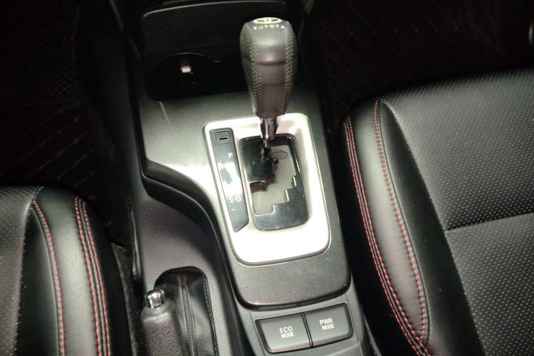 Used Toyota Fortuner 2016 2.7L Middle East Version Gear Lever