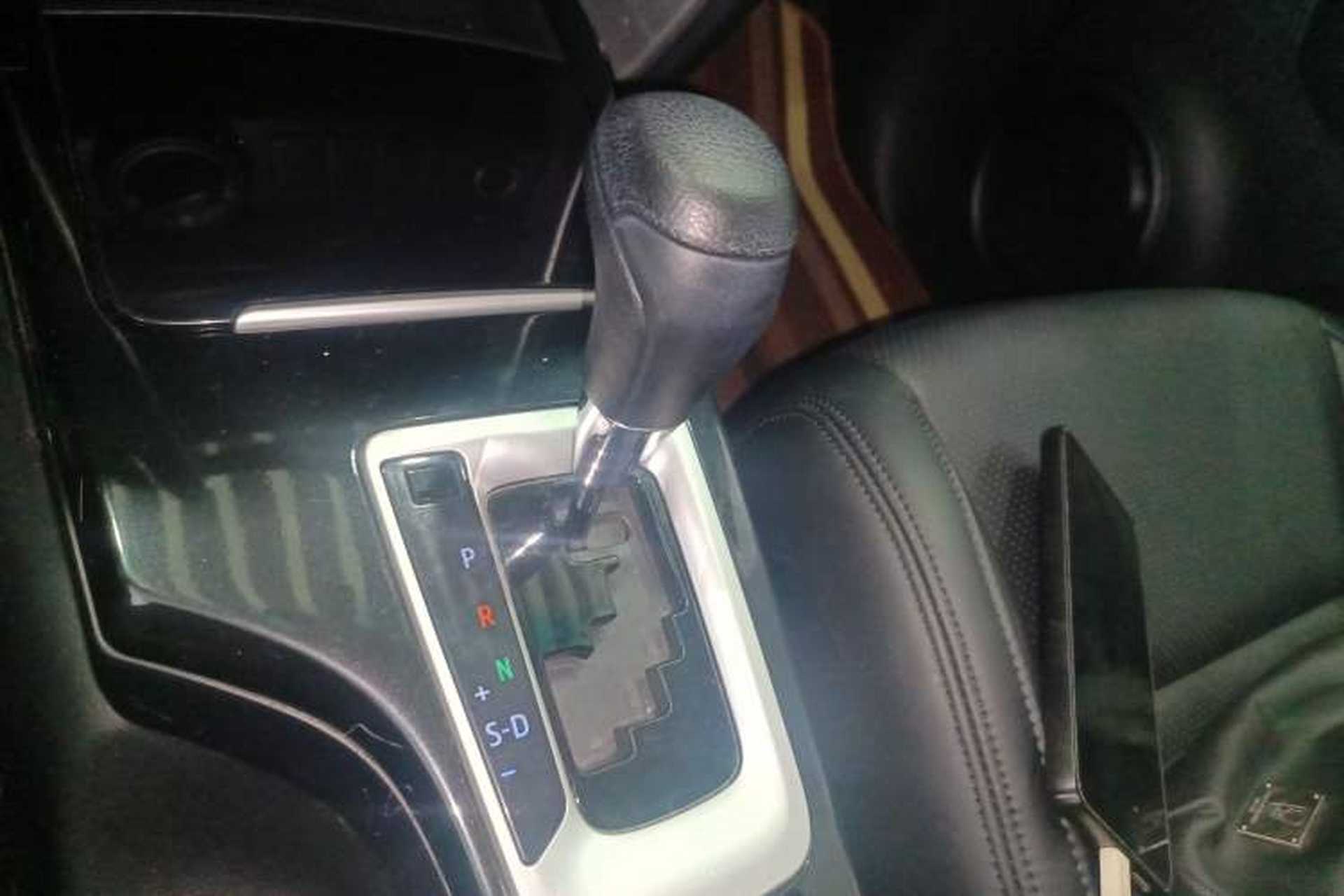 Used Toyota Fortuner 2016 2.7L Middle East Version Gear Lever