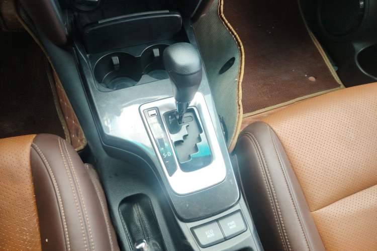 Used Toyota Fortuner 2016 2.7L Middle East Version Gear Lever