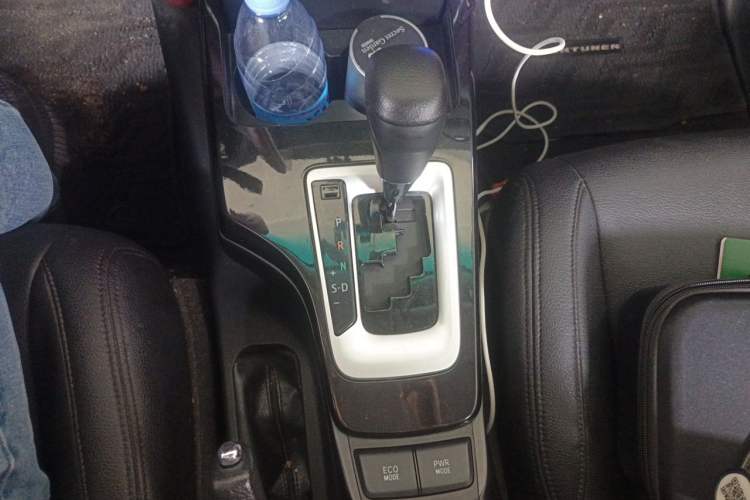 Used Toyota Fortuner 2016 2.7L Middle East Version Gear Lever