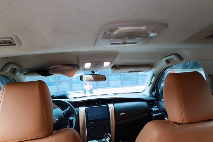 Used Toyota Fortuner 2016 2.7L Middle East Version Headliner