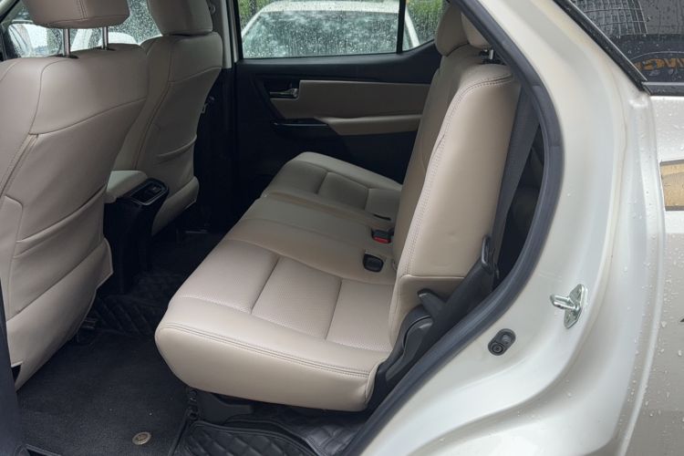 Used Toyota Fortuner 2016 2.7L Middle East Version Interior 1