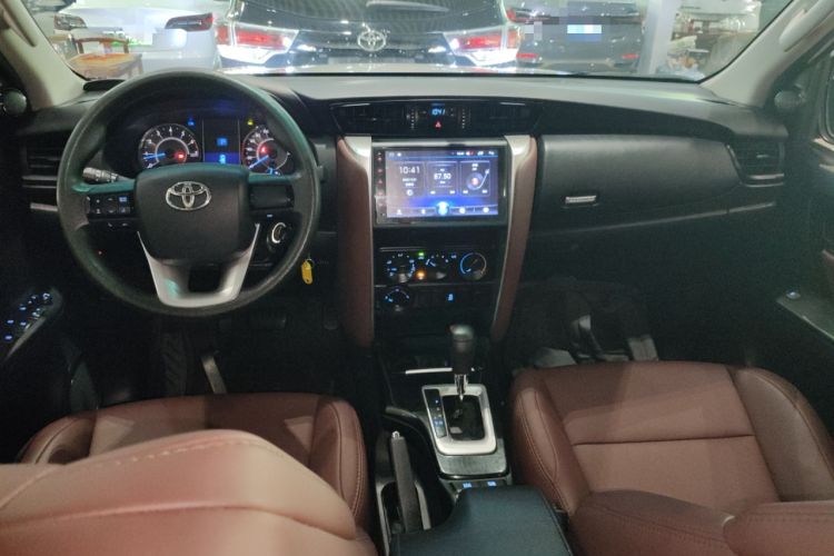 Used Toyota Fortuner 2016 2.7L Middle East Version Interior 2