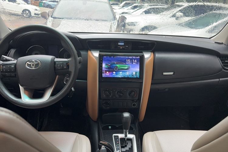 Used Toyota Fortuner 2016 2.7L Middle East Version Interior 2