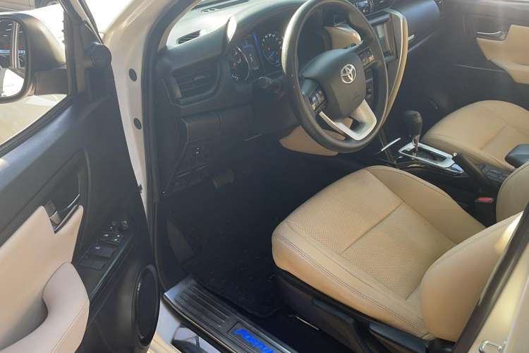 Used Toyota Fortuner 2016 2.7L Middle East Version Interior 2
