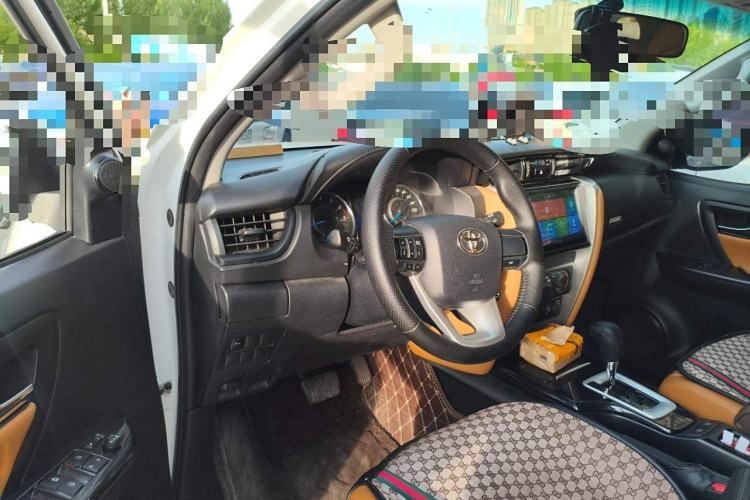 Used Toyota Fortuner 2016 2.7L Middle East Version Interior 3