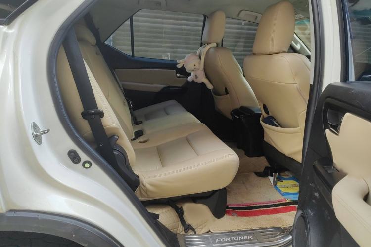Used Toyota Fortuner 2016 2.7L Middle East Version Interior 8