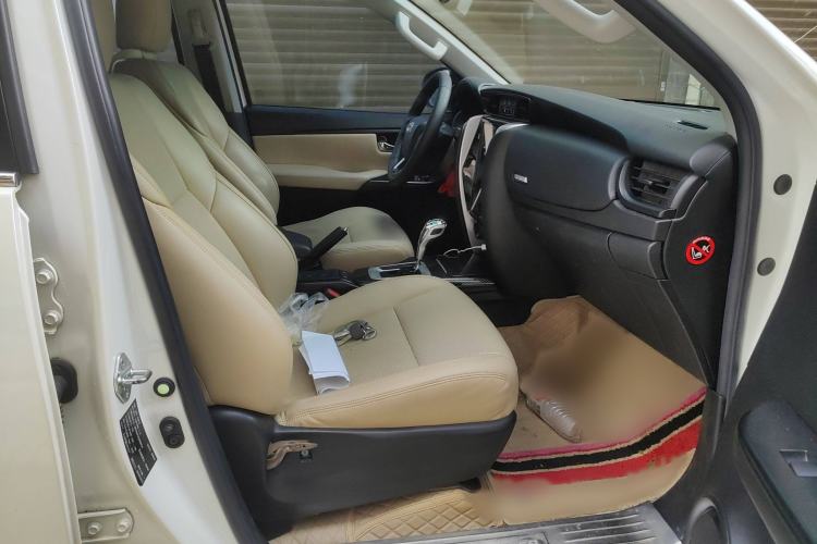 Used Toyota Fortuner 2016 2.7L Middle East Version Interior 9