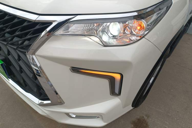 Used Toyota Fortuner 2016 2.7L Middle East Version Left Front Headlight