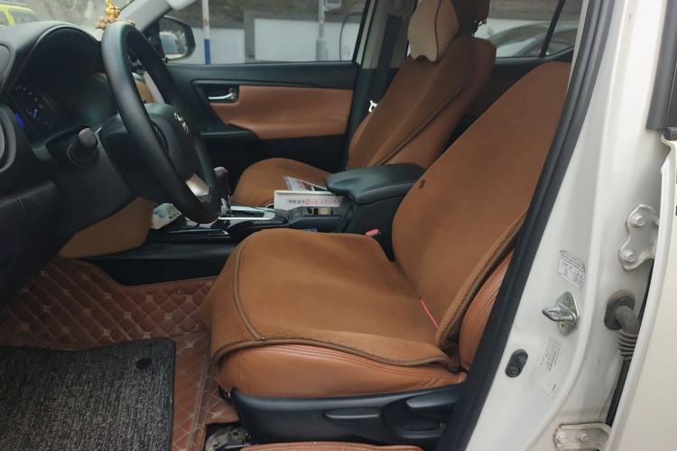 Used Toyota Fortuner  Left Front Seat