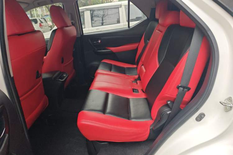 Used Toyota Fortuner 2016 2.7L Middle East Version Left Rear Seat