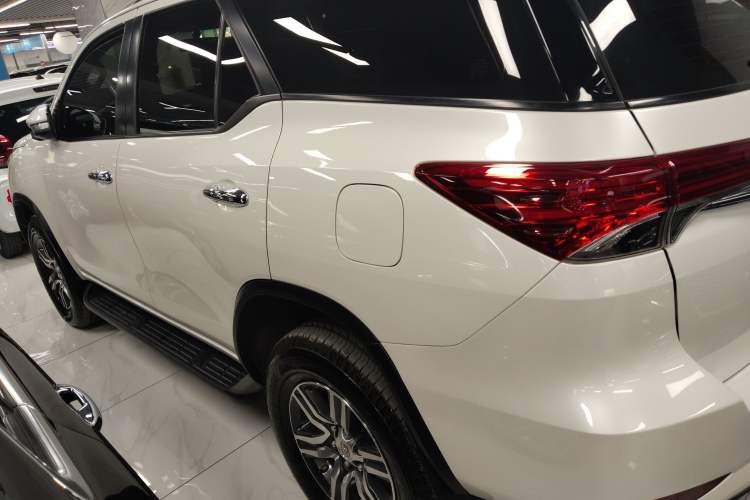Used Toyota Fortuner 2016 2.7L Middle East Version Left Side