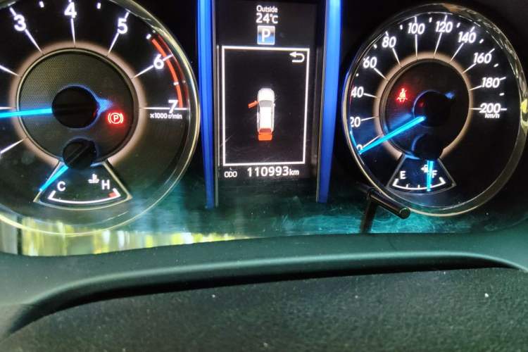 Used Toyota Fortuner 2016 2.7L Middle East Version Odometer Close Up
